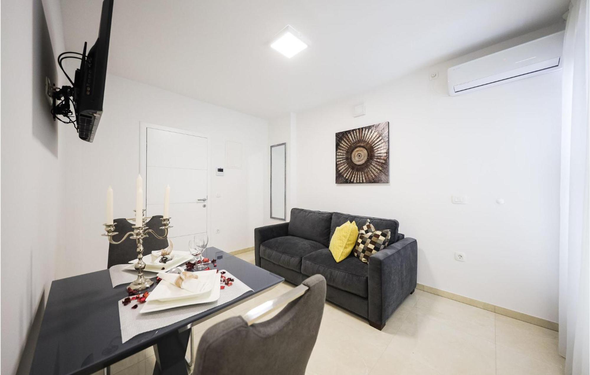 Lovely Apartment In Zadar With Wifi Εξωτερικό φωτογραφία